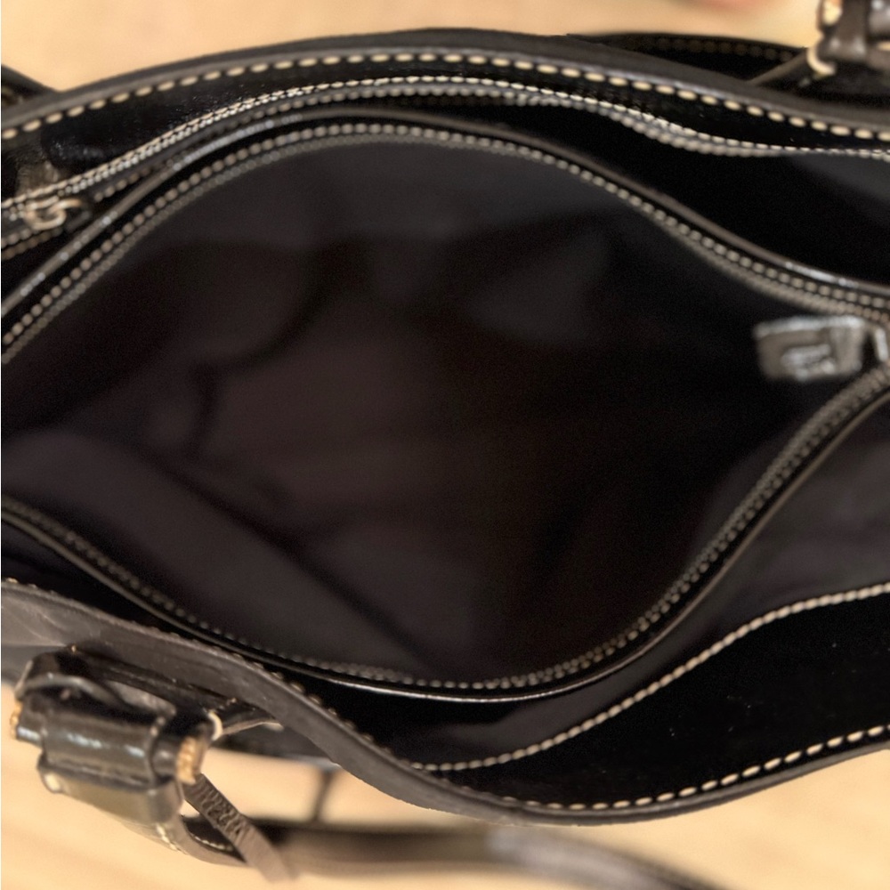 Tod's Black Shoulder Bag with Structured Design - Picture 7 of 13